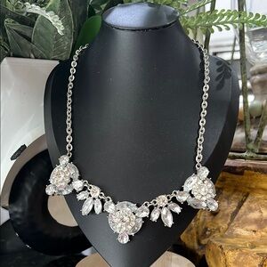 Elegant Silver Crystal Necklace adjustable RMN J89